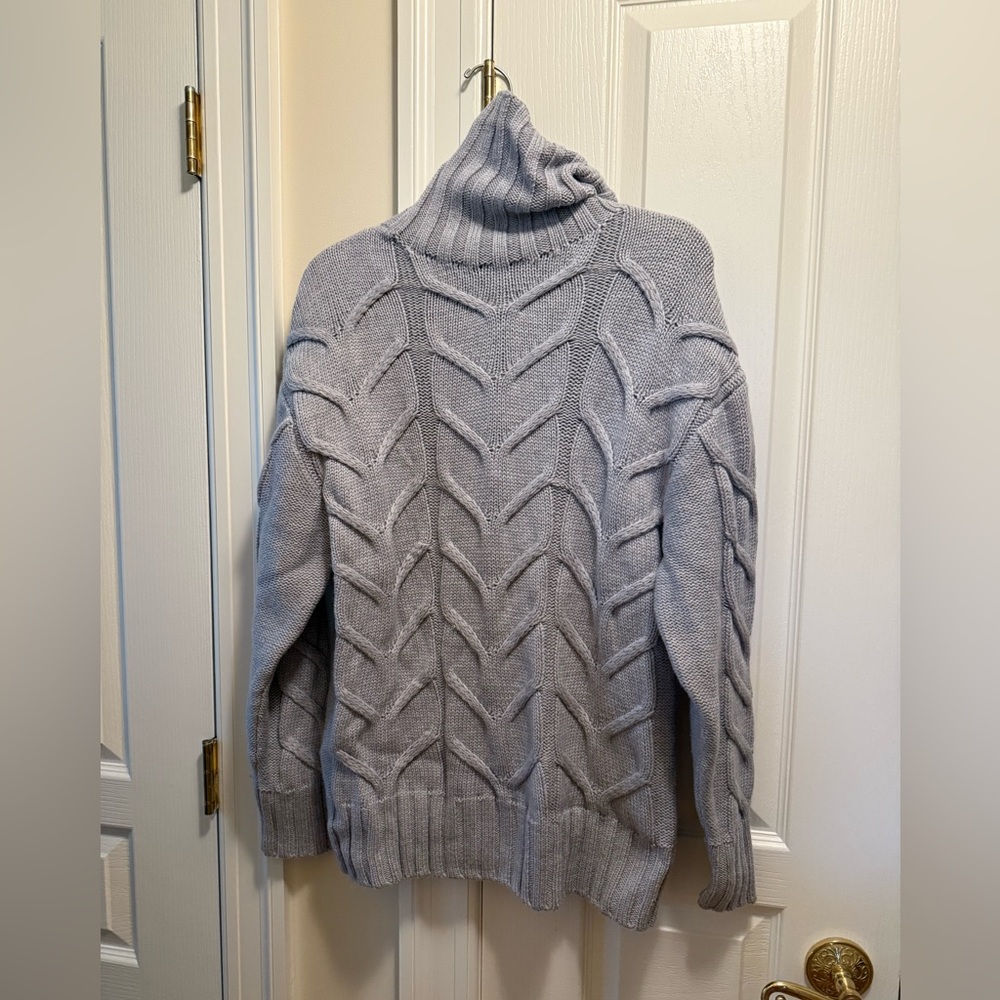 Aritzia Champaux Sweater - never worn, 100% merino wool